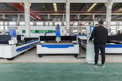 ЛАЗЕРНЫЙ СТАНОК ДЛЯ РЕЗКИ МЕТАЛЛА ST-6020R (6000*2000мм) 1,5kWt RAYCUS - st-e.info - Каменск-Уральский